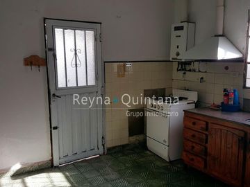 Casa interna de 2 dormitorios + Depto en venta – Bº Jardín