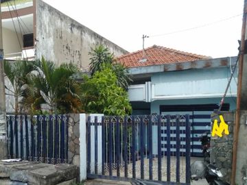 RUMAH, Jl. Juwingan - Sby Hadap Barat, Strategis