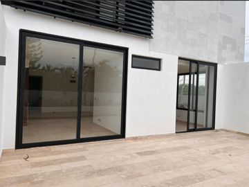 Condominio con alberca, area de asador, centro de negocios, concierge, venta Vil