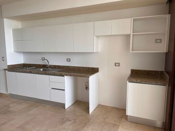 Condominio con alberca, area de asador, centro de negocios, concierge, venta Vil