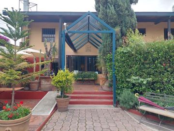 Divino restaurante operando con todos los permisos en venta