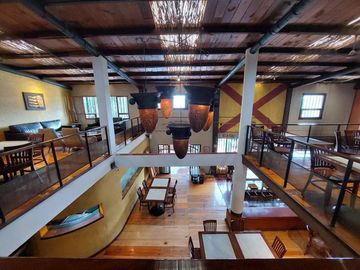 Divino restaurante operando con todos los permisos en venta