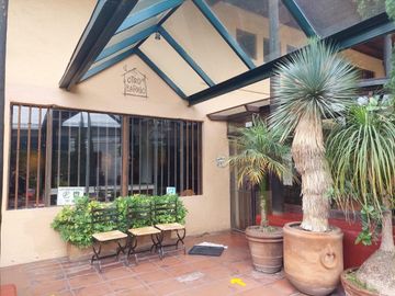 Divino restaurante operando con todos los permisos en venta