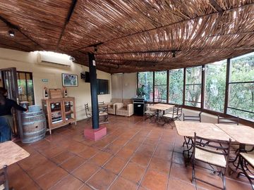 Divino restaurante operando con todos los permisos en venta