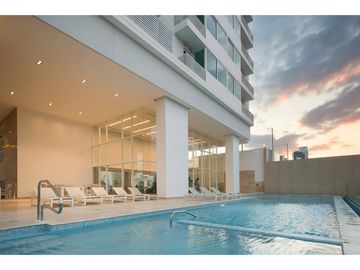 $500K ƒ MODERNO Y LUJOSO APTO. EN PH THE TOWERS