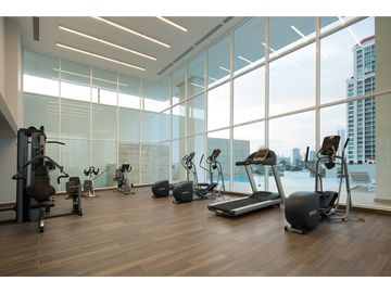 $500K ƒ MODERNO Y LUJOSO APTO. EN PH THE TOWERS