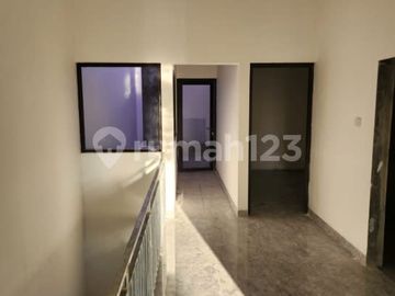 Rumah Bangunan Baru Turun Harga Ada Kolam Renang Boulevard Citra Garden
