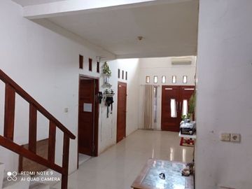 Rumah 1.5 lantai, semi furnished, hoek, mampang, pancoran mas, depok