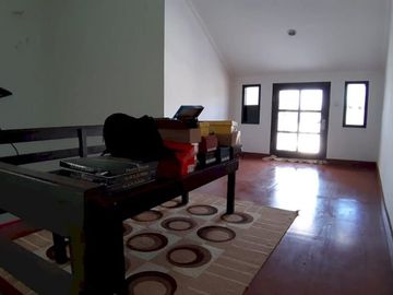 RUMAH 2 LANTAI DI KOMPLEK BUMI HARAPAN CIBIRU CILEUNYI MURAAH