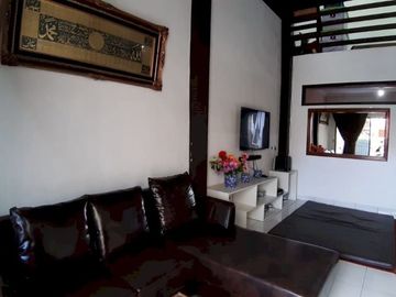 RUMAH 2 LANTAI DI KOMPLEK BUMI HARAPAN CIBIRU CILEUNYI MURAAH