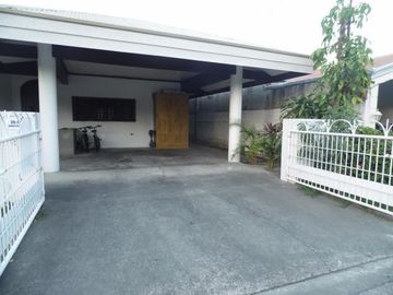 Spacious 450sq.m House and Lot for Rent in Angeles City Near