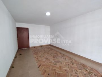 casa en venta en lleras restrepo. Cod V102173