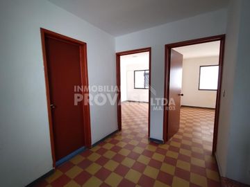 casa en venta en lleras restrepo. Cod V102173