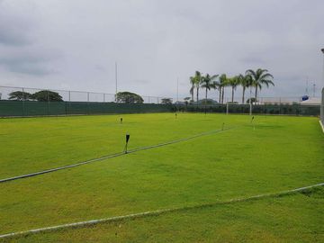 venta de Casa con buenos acabados  en Urb. Casa laguna a 5 minutos del Riocentro  Dorado