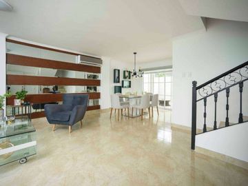 venta de Casa con buenos acabados  en Urb. Casa laguna a 5 minutos del Riocentro  Dorado