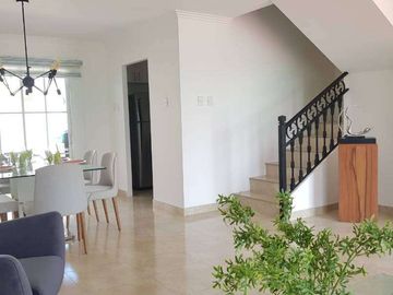 venta de Casa con buenos acabados  en Urb. Casa laguna a 5 minutos del Riocentro  Dorado