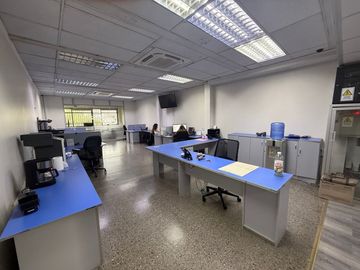 VENTA DE INMUEBLE COMERCIAL EN UBICACIÓN ESTRATÉGICA