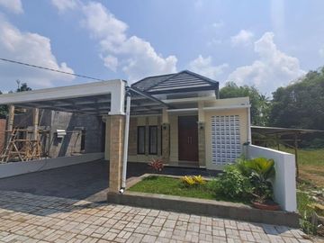 RUMAH CANTIK TIPE BESAR HANYA 4 KILOMETER KE ALUN - ALUN WATES