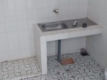 Disewakan Rumah 1,5 Lantai Lokasi Di Jl. Manyar Rejo