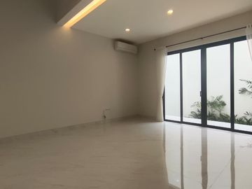 Rumah New Brand di Pondok Indah, Nyaman, aman dan Strategis