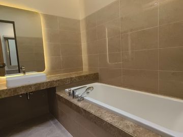 Rumah New Brand di Pondok Indah, Nyaman, aman dan Strategis
