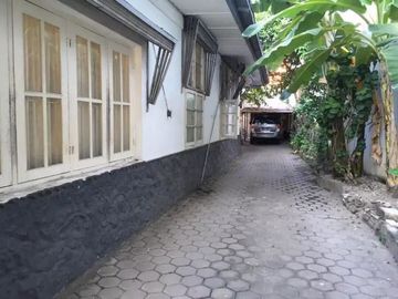 *TENGAH KOTA STRATEGIS* *Dijual Rumah Tengah Kota Jalan Ciliwung Darmo Surabaya*_