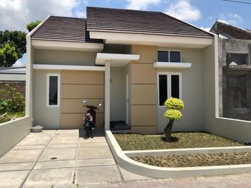 DIJUAL RUMAH SIAP HUNI DI PERBATASAN JOGJA-KLATEN HANYA 400JUTAAN