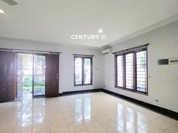 Disewakan Rumah Mewah Asri Ada Swimming Pool Di Puri Bintaro