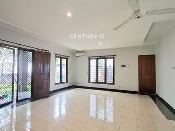 Disewakan Rumah Mewah Asri Ada Swimming Pool Di Puri Bintaro