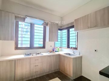Disewakan Rumah Mewah Asri Ada Swimming Pool Di Puri Bintaro