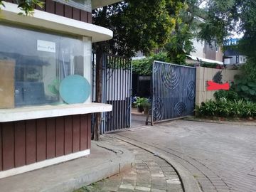 Rumah second 2 lt dkt tol Bintaro di Pd Ranji Tang Sel 1,4 M