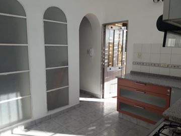 SE VENDE PISO COMPLETO EN ZONA CENTRO