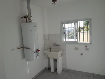 SE VENDE PISO COMPLETO EN ZONA CENTRO