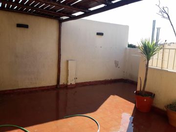 SE VENDE PISO COMPLETO EN ZONA CENTRO