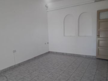 SE VENDE PISO COMPLETO EN ZONA CENTRO