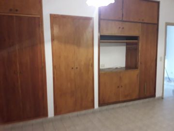 SE VENDE PISO COMPLETO EN ZONA CENTRO