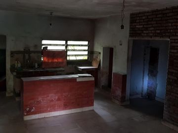 Propiedad en lote propio ubicado en el barrio parque sur horeis próximo Av. marquez