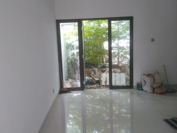 Rumah baru 2 lantai siap huni lokasi super strategis di rawamangun