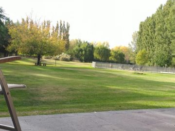 Neuquen. Plottier. Venta. Predio con Casa 3 dormitorios. Piscina