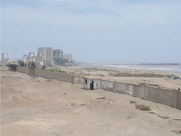 REMATE DE TERRENO EN PIMENTEL Y FRENTE AL MAR