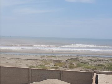REMATE DE TERRENO EN PIMENTEL Y FRENTE AL MAR