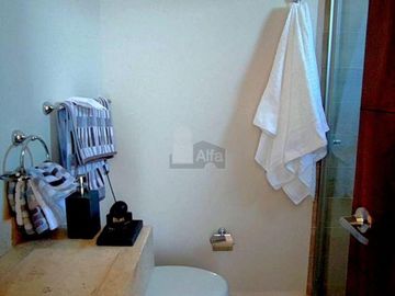Casa en Venta en Frac. Villa Asturiana, León. Gto a 700mt del puente del Milenio Modelo ONIS, al Sur