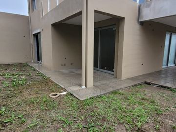 VENTA - CASA 4 HABITACIONES - BARRIO CERRADO TORTUGUITAS