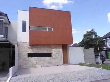 HOUSE FOR SALE BARU GRESS~ DESIGN SPECIAL !! Graha Natura cluster Edenia