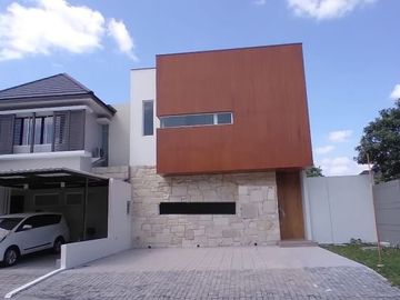HOUSE FOR SALE BARU GRESS~ DESIGN SPECIAL !! Graha Natura cluster Edenia
