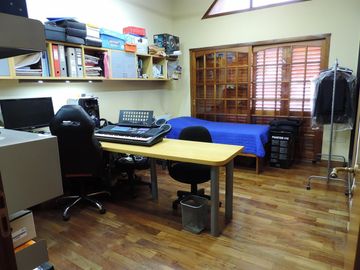Excelente Casa de 5 Amb, Garage, Parque, Quincho