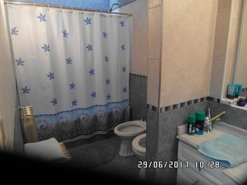Excelente Casa de 5 Amb, Garage, Parque, Quincho