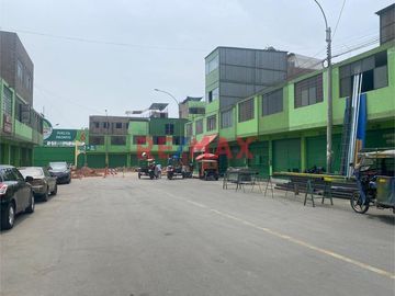 Se vende puesto en el Mercado de Productores de Santa Anita, en el Pasaje 28 de Julio, Puesto 116, área de  terreno 25 m2, tiene 3 pisos construidos (
