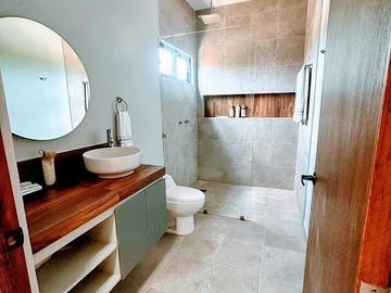 CASA EN VENTA EN YAXKUKUL YUCATAN RESIDENCIAL YAXLUM