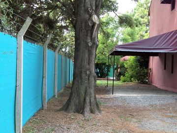 IMPECABLE CHALET SOBRE 2100 METROS DE PARQUE